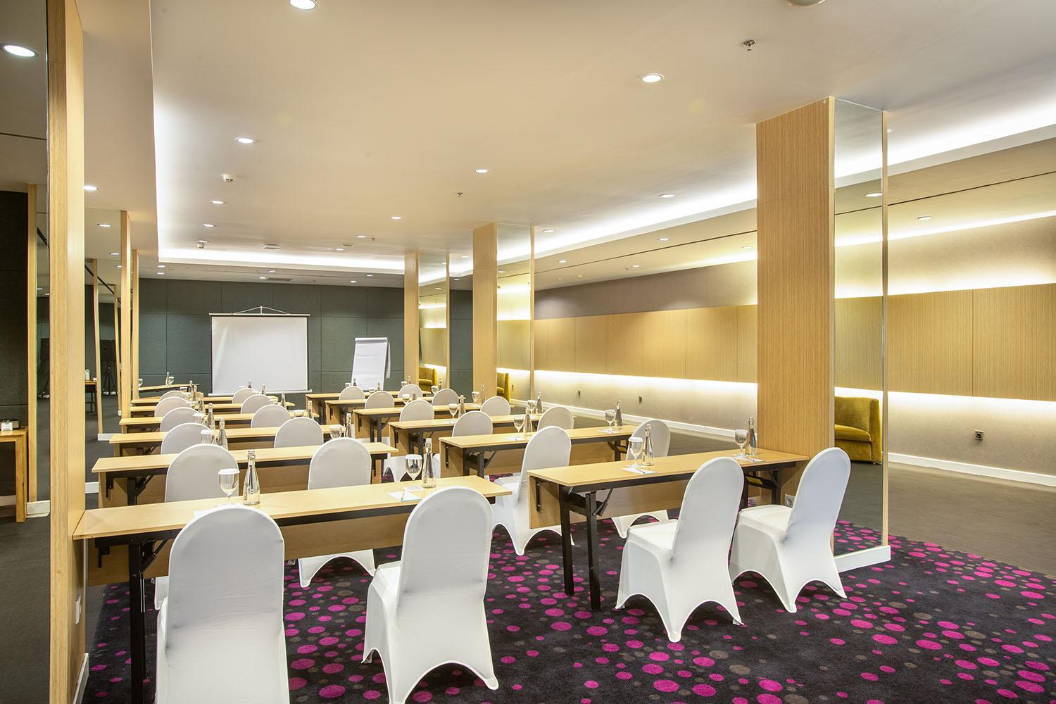 1O1雅加达塞达郁达玛瓦伽萨酒店 外观 照片